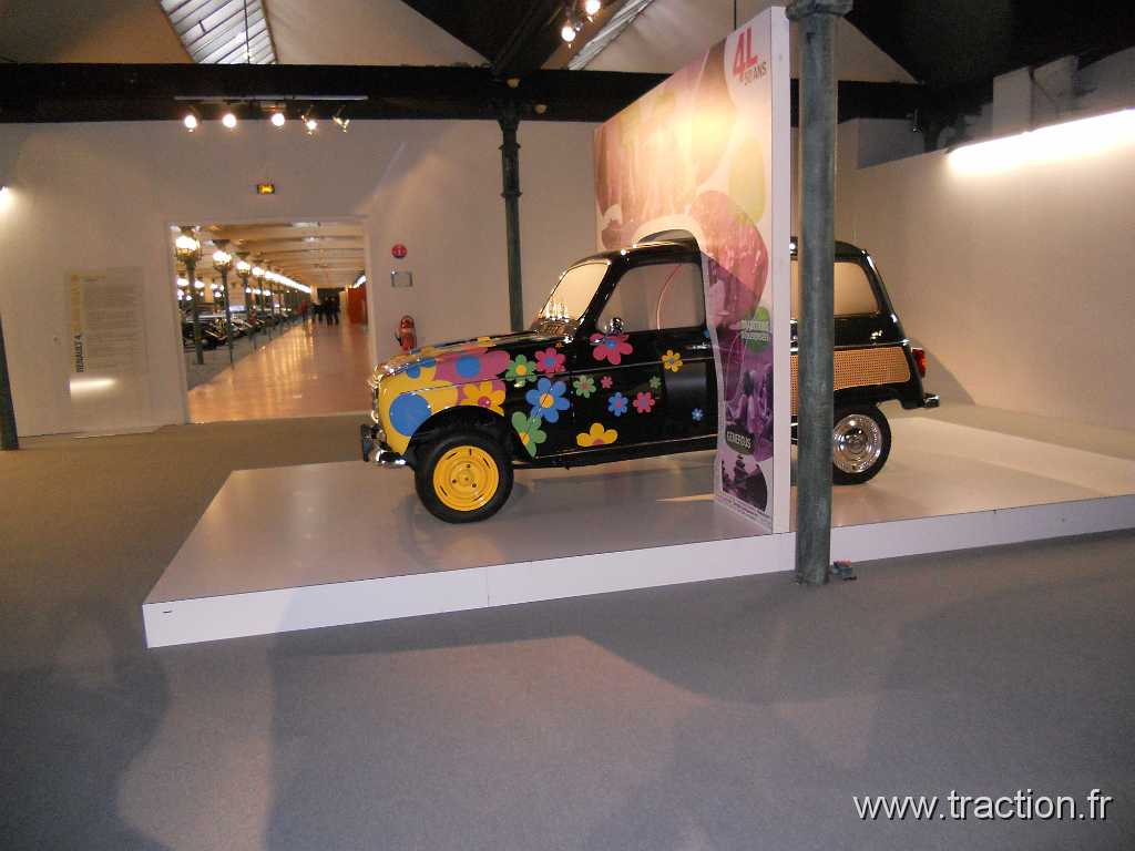 2011_12_Mulhouse (11).jpg - 01/12/2011 - 68051 MULHOUSE CEDEX Citée de l'Automobile - Musée National - Collection Schlumpf - RENAULT 4 - 50 ans déjà !